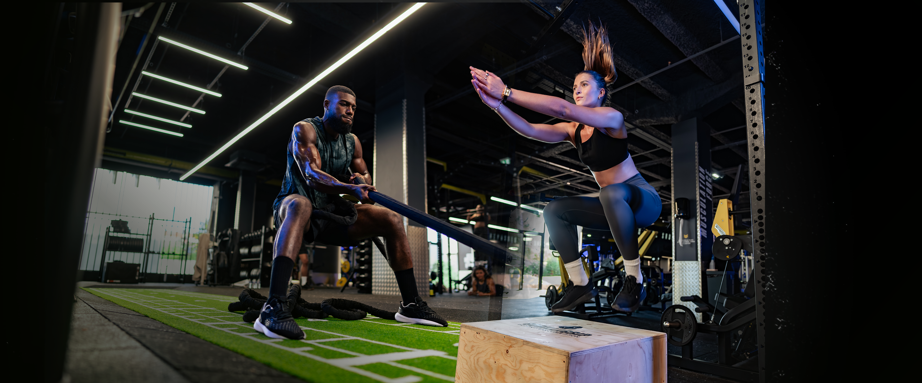 Entrenamiento funcional que combina fuerza, resistencia y cardio para un rendimiento total