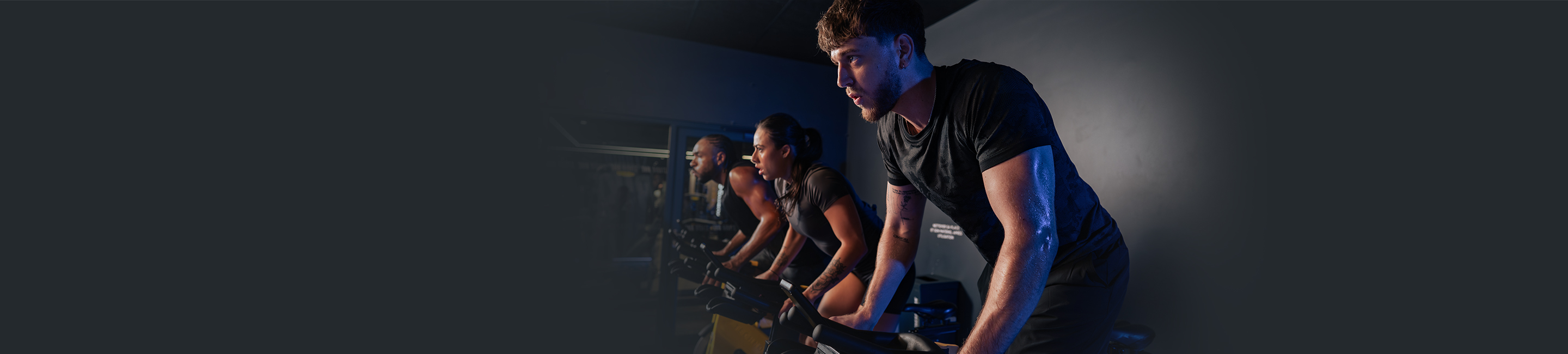 Un espace dédié à des sessions d'indoor cycling 