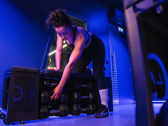 FP_Studio Bench_Lame 1_1_883x662.jpg