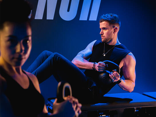 FP_Studio Bench_Lame 2_1_883x662.jpg