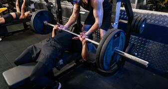 Entrenamiento de fuerza, desarrollo muscular y mejora de la explosividad.