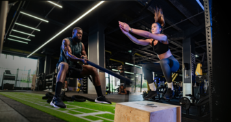 Entrenamiento funcional que combina fuerza, resistencia y cardio para un rendimiento total