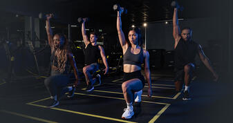 Treino de grupo, experiência de treino estimulante, treino variado